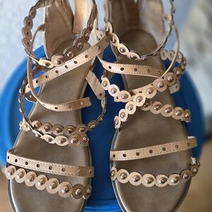 Elegant Tan Strappy Sandals